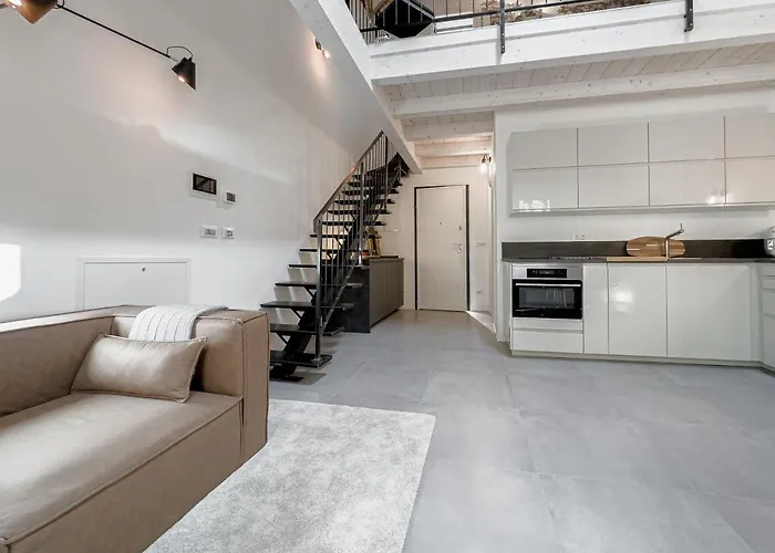 Realkasa Montebello Flat * بولونيا